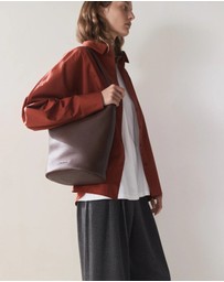 The Horse - Esme Tote