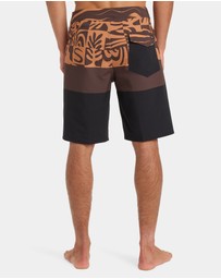 Quiksilver - Mens Surfsilk Straight 18