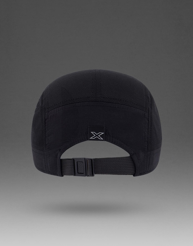 2XU - Light Speed Cap