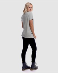 DVNT - Womens Devoid Standard Tee