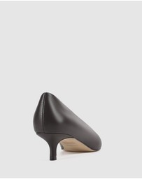 Siren - Flynn Point Toe Pumps