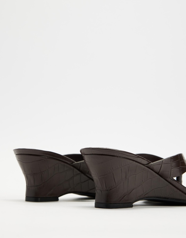 AERE - Leather Wedge Heel Thongs