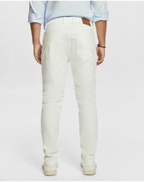yd. - Artemas Slim Jean