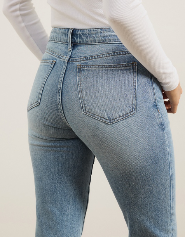 Atmos&Here - Lola Mid Rise Slim Leg Straight Jeans