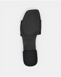 GUESS - Tamsea Slide Sandal