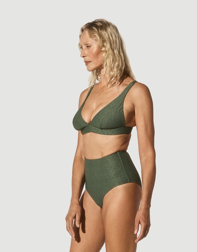 Form and Fold - The Wirefree D-G Top