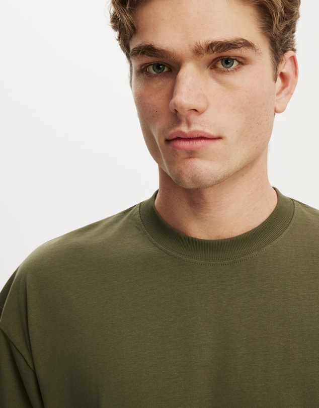 Cotton On - Cropped Fit T-Shirt