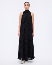 Minima Esenciales - Maelle Floral Applique Maxi Dress