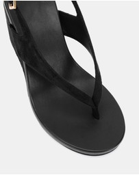 Novo - Young Wedges