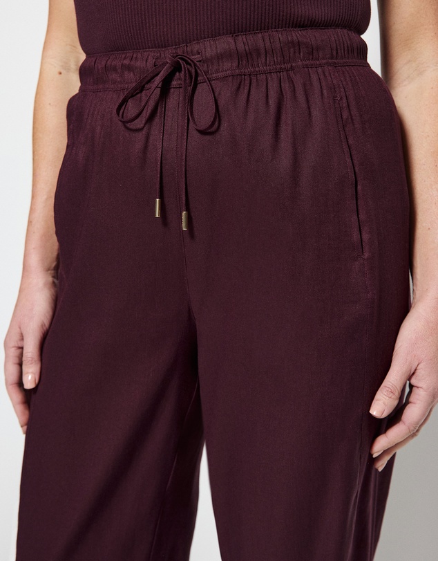 Commonry - Stephanie Pant