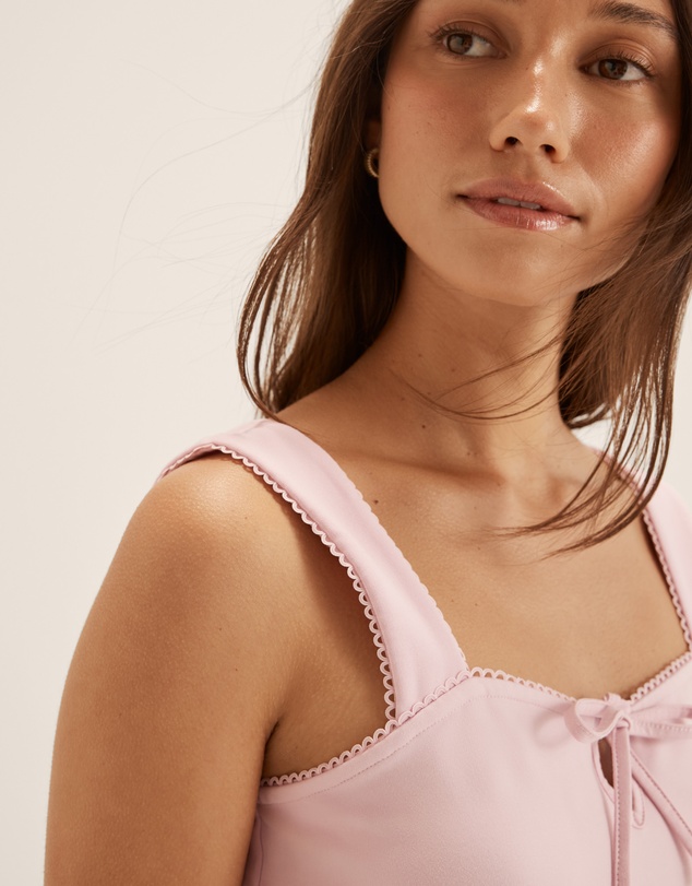 Review - Danni Tank