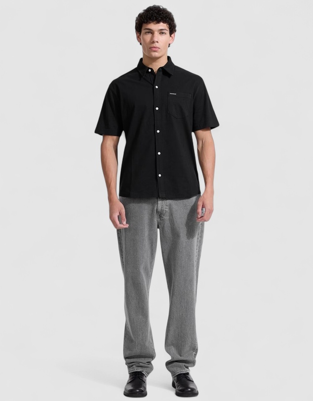 GUESS - GUESS JEANS Short Sleeve Regular Button Front Tee