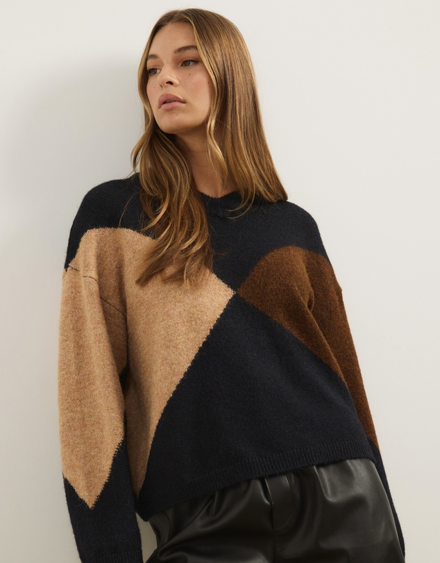 Atmos&Here - Tori Argyle Knit V-Neck Jumper