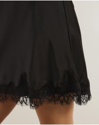 Atmos&Here - Leoni Lace Satin Mini Skirt