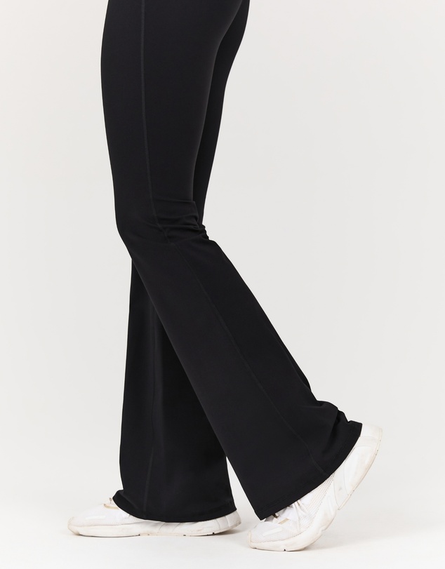 Muscle Republic - Luxe Bella Tall Flares