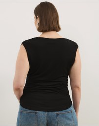 Atmos&Here Curvy - Savannah V Neck Ruched Top