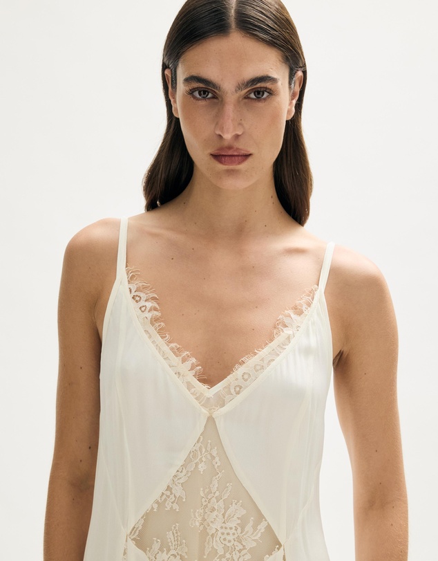 Minima Esenciales - Aisla Lace Insert Maxi Dress