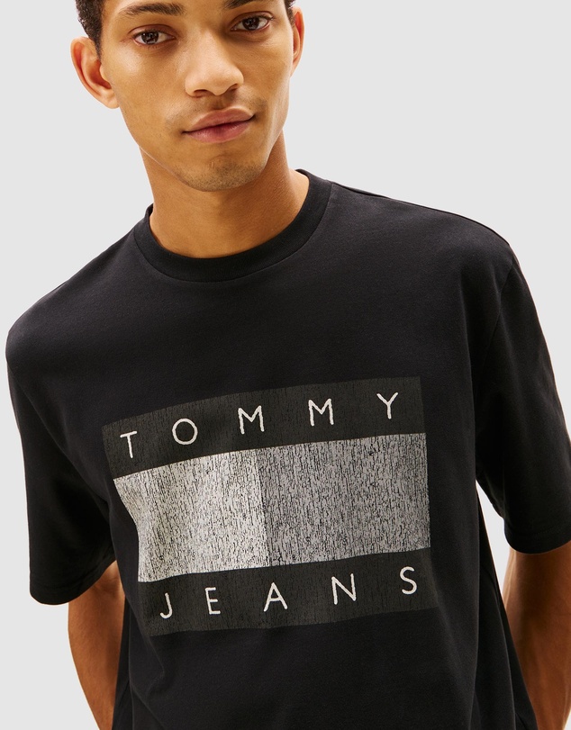 Tommy Jeans - 90s Distressed Flag Tee