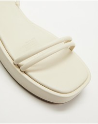 SPURR - Brynn Flatform Sandals - ONLINE EXCLUSIVE