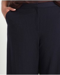 Estelle - Sofia Pant