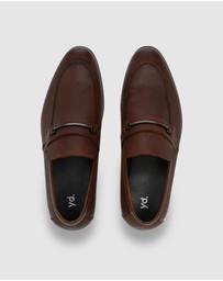 yd. - Riccardo Textured Leather Loafer