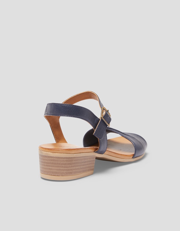 Easy Steps - Maisy