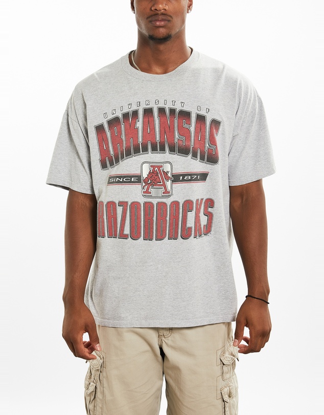 Vintage by The Real Deal - Pre Loved - 90s NCAA Arkansas Razorbacks Tee