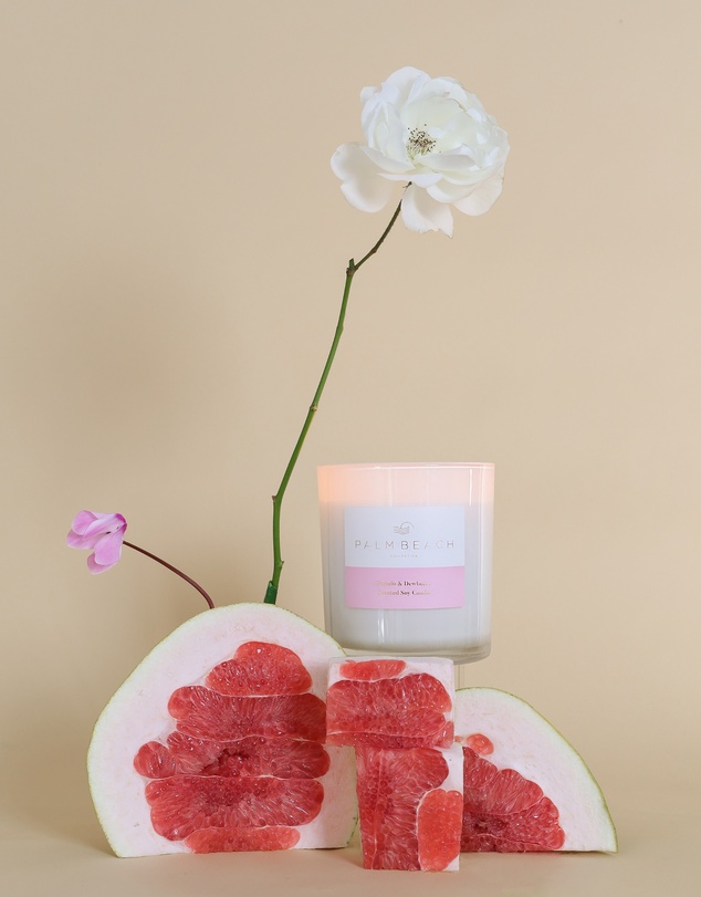 Palm Beach Collection - Pomelo & Dewberry Scented Candle 420g