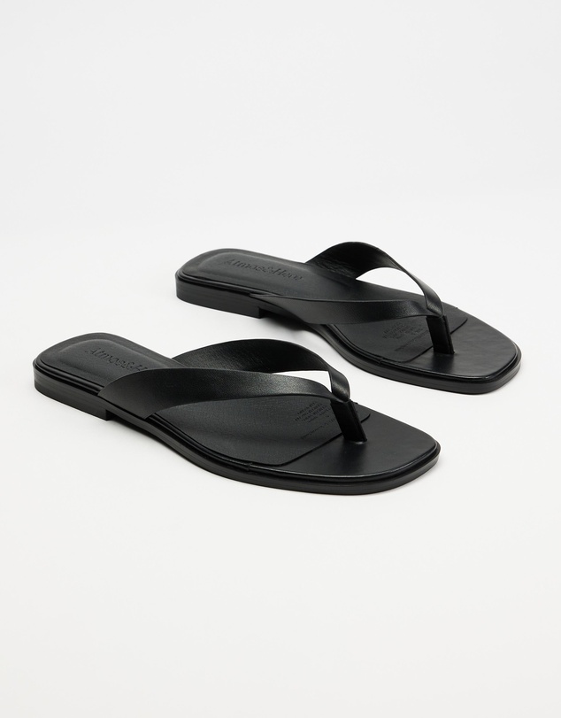 Atmos&Here - Dasha Leather Thong Sandals