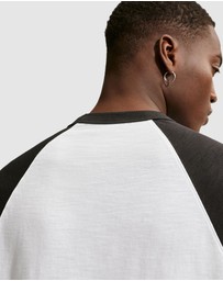 Nike - Sportswear Club 3/4-Sleeve Raglan Top