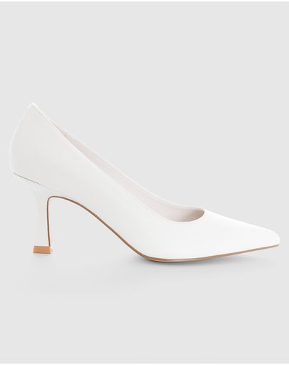 WHITE GLOVE
