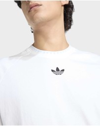 adidas Originals - CHEST STRIPES ENGINEERED COLLAR TEE Mens
