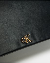 Calvin Klein - Wallet On Chain