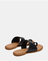 Steve Madden - Zani Black Leather Sandals