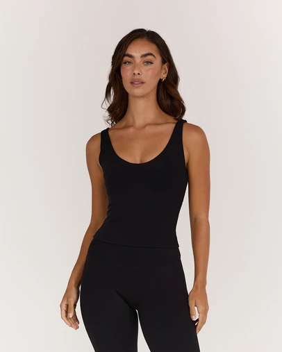 Muscle Republic - Aire V-Neck Top