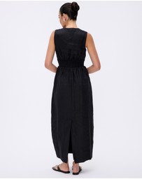 Minima Esenciales - Paloma Shirred Linen Midi Dress