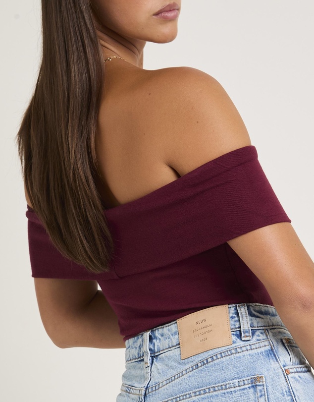 Alice In The Eve - Lia Cold Shoulder Top