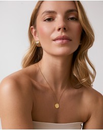 Zahar - Engravable Circle Pendant Necklace