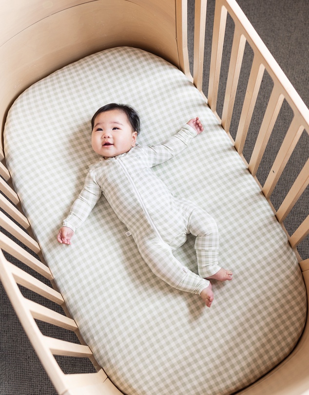 Grow Kindly - Light Zippee Baby Romper in Gumleaf Gingham (0.2 TOG)