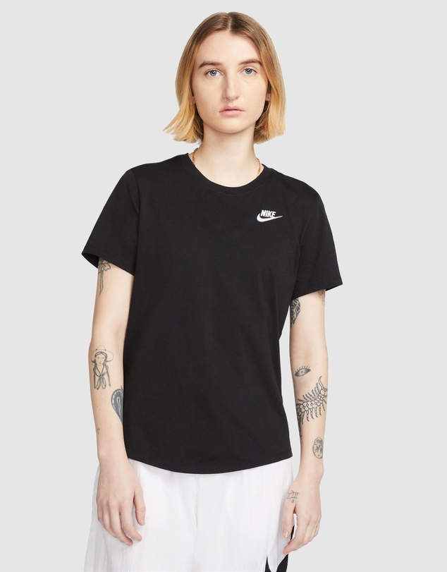 Nike - Sportswear Club Essentials T-Shirt