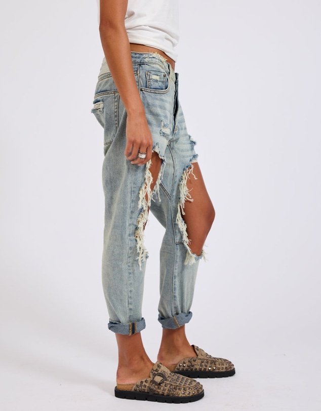 ONE TEASPOON - Montanna Super Trashed Saints Boyfriend Jeans