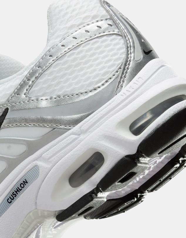 Nike - Air Max Moto 2K - Women's