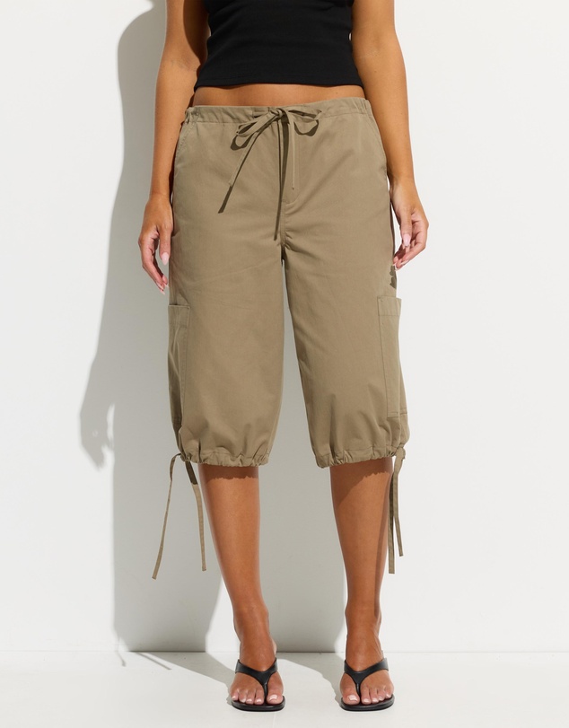 Dazie - Sofia Low Rise Cargo Shorts