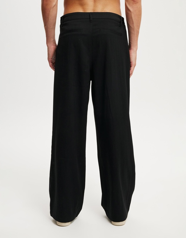 Cotton On - Super Baggy Pleated Pant