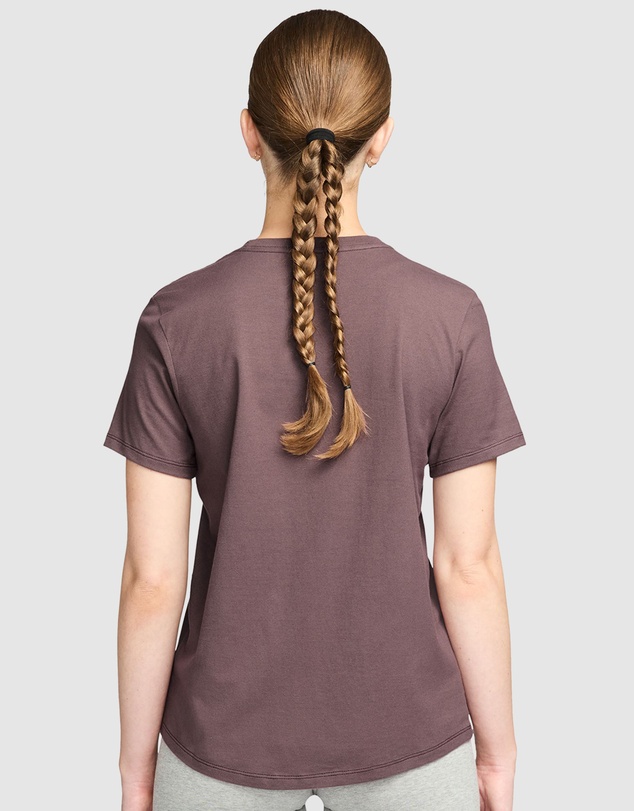 Nike - Sportswear Club Essentials T-Shirt