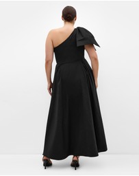 City Chic - Captivate One Shoulder Maxi Dress