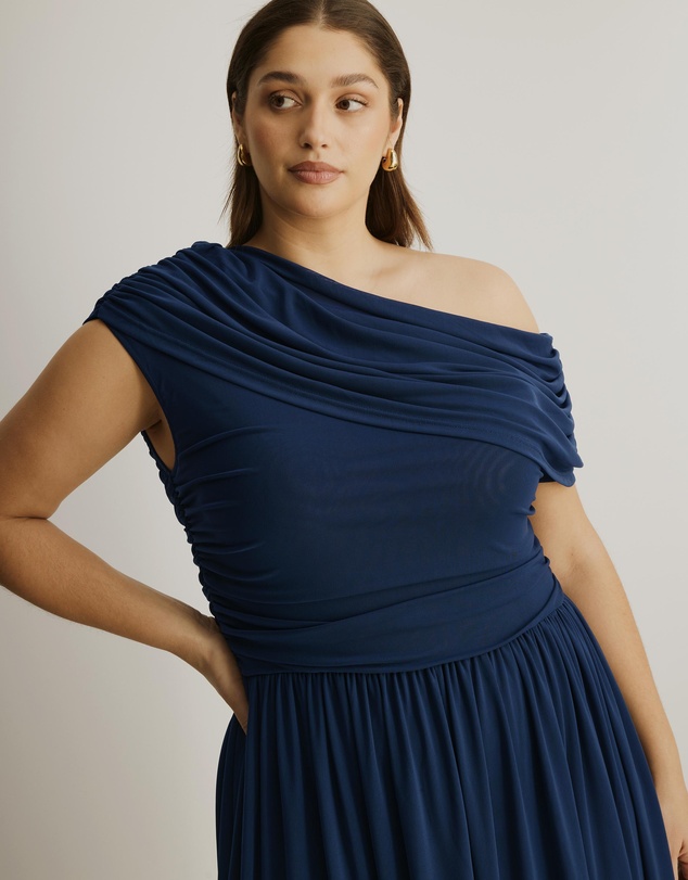Atmos&Here Curvy - Winnie Off Shoulder Mesh Maxi Dress