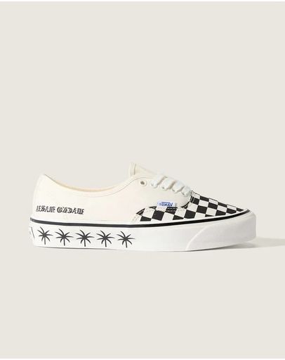 Checkerboard Snow White