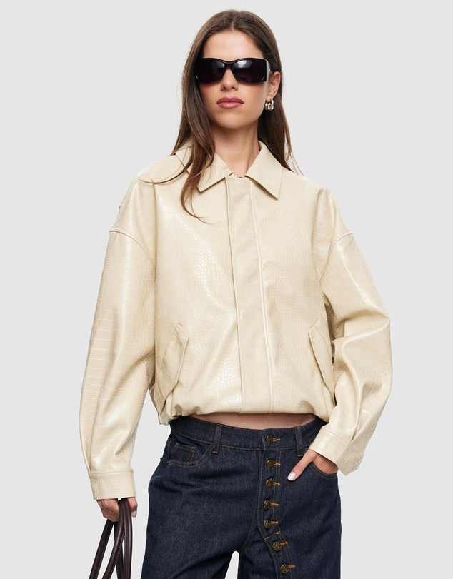 Lioness - Kenny Bomber