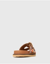 Betts - Reflection Leather Casual Slides